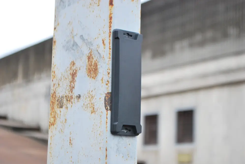 Long-Range On-Metal UHF Tag